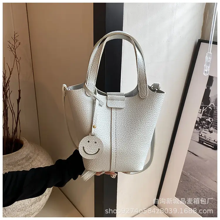 Black Crossbody Shoulder Bag for Women 2026 — feature 11