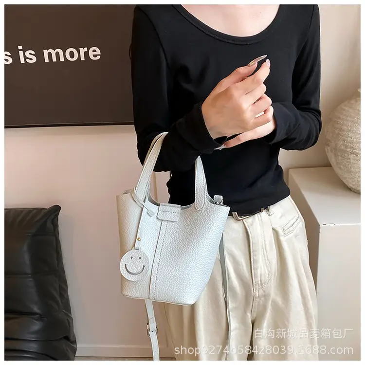 Black Crossbody Shoulder Bag for Women 2026 — feature 12