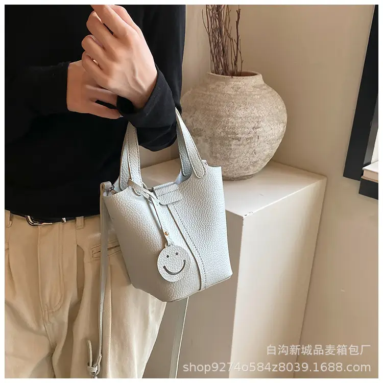 Black Crossbody Shoulder Bag for Women 2026 — feature 13