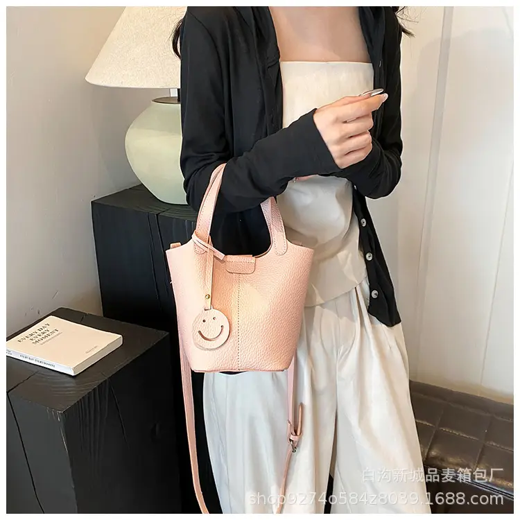 Black Crossbody Shoulder Bag for Women 2026 — feature 17