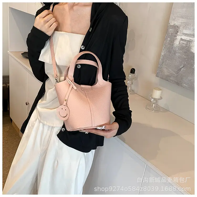 Black Crossbody Shoulder Bag for Women 2026 — feature 19