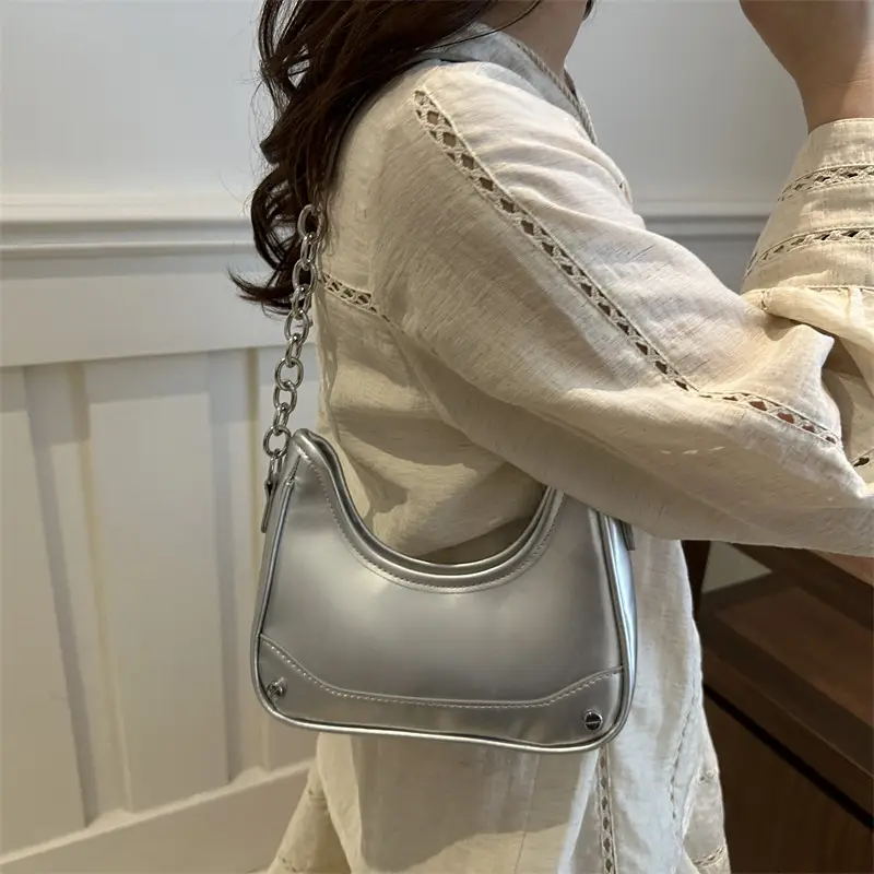 White Chain Shoulder Bag for Women Summer 2024 - Image 8