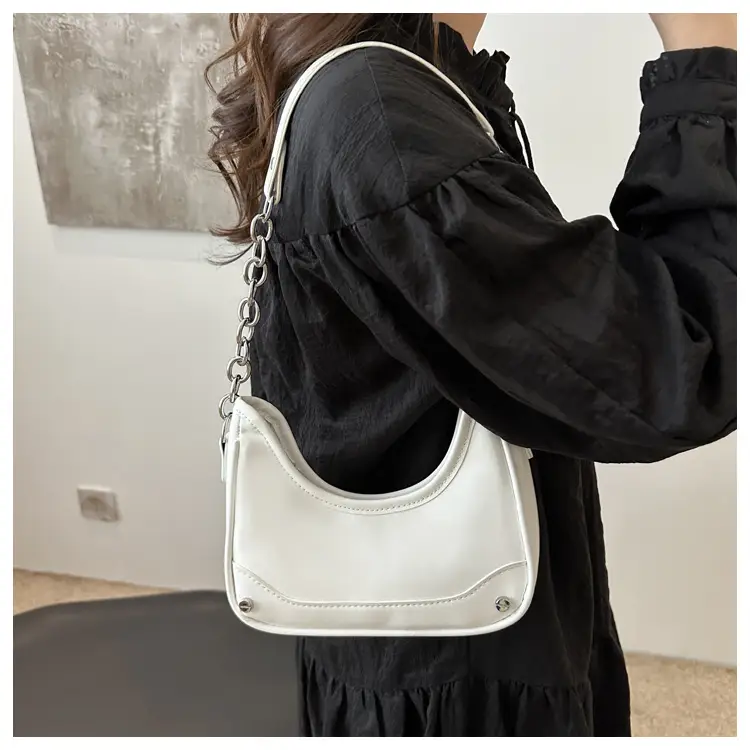 White Chain Shoulder Bag for Women Summer 2024 — feature 12
