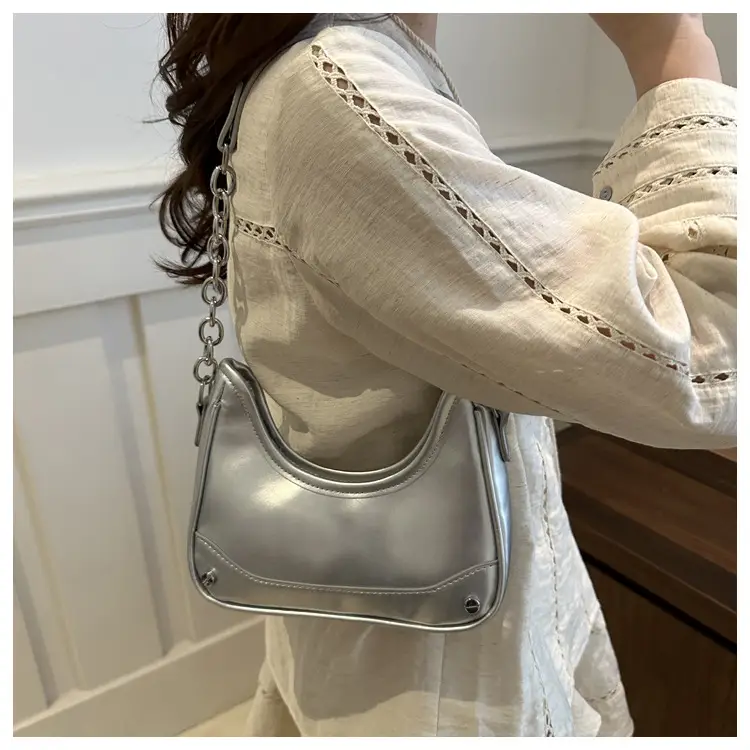 White Chain Shoulder Bag for Women Summer 2024 — feature 15