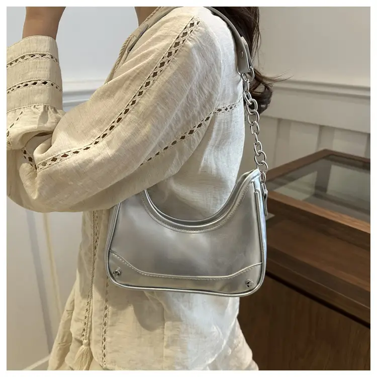 White Chain Shoulder Bag for Women Summer 2024 — feature 16