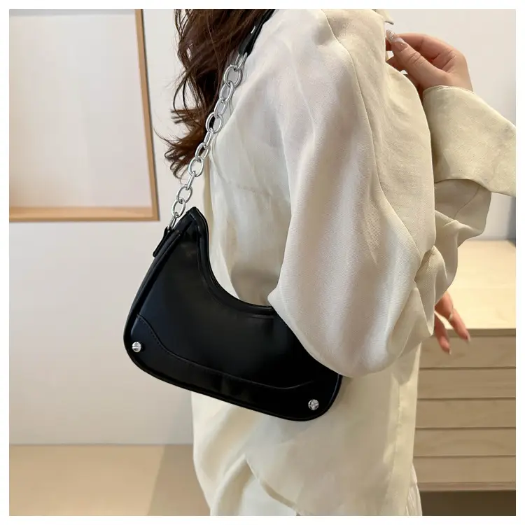 White Chain Shoulder Bag for Women Summer 2024 — feature 19
