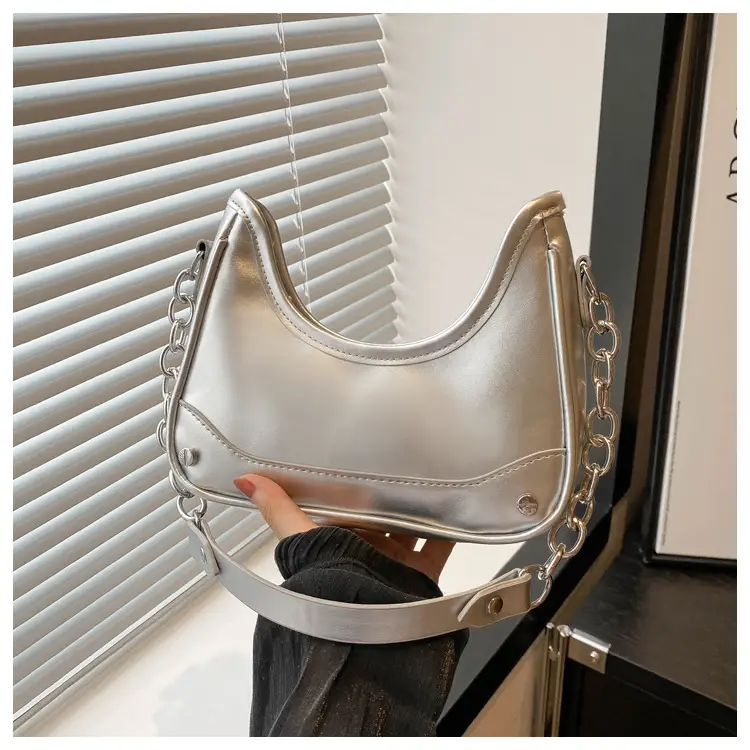 White Chain Shoulder Bag for Women Summer 2024 — feature 22