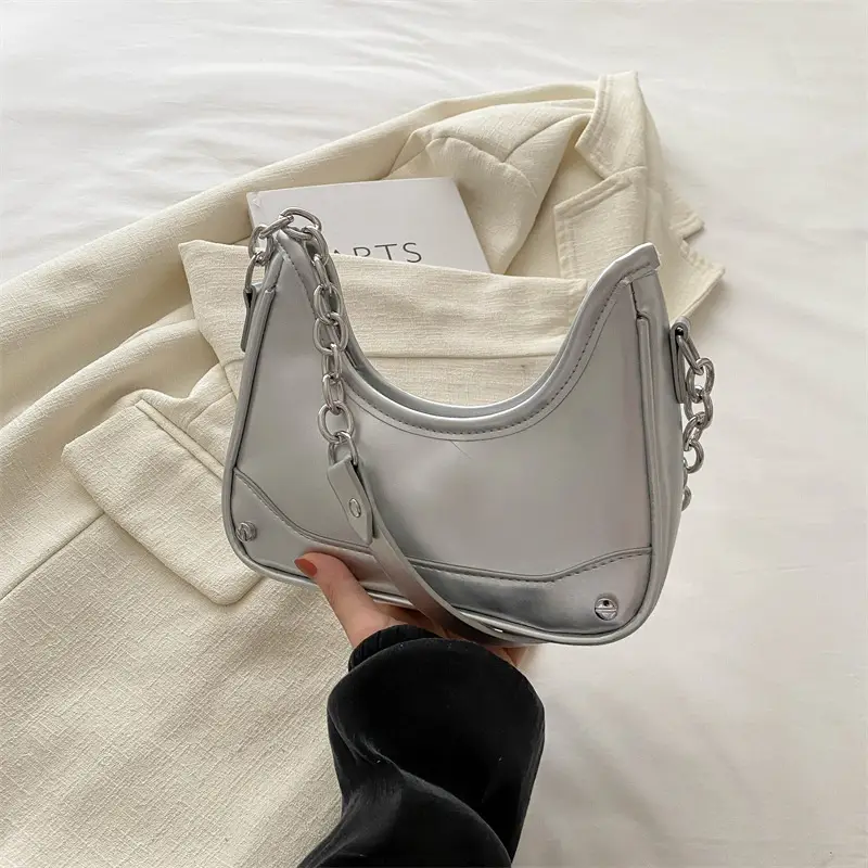 White Chain Shoulder Bag for Women Summer 2024 - Image 3