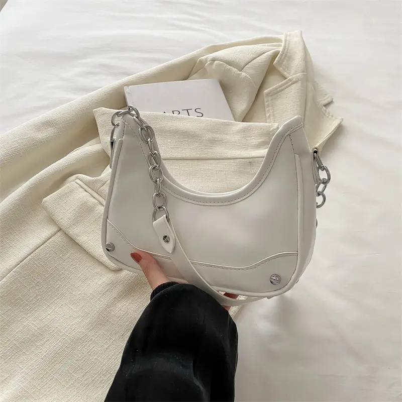 White Chain Shoulder Bag for Women Summer 2024 - Image 4