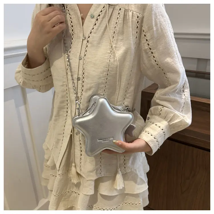 Five-Pawn Star Shoulder Bags for Women 2024 Spring Summer — feature 17