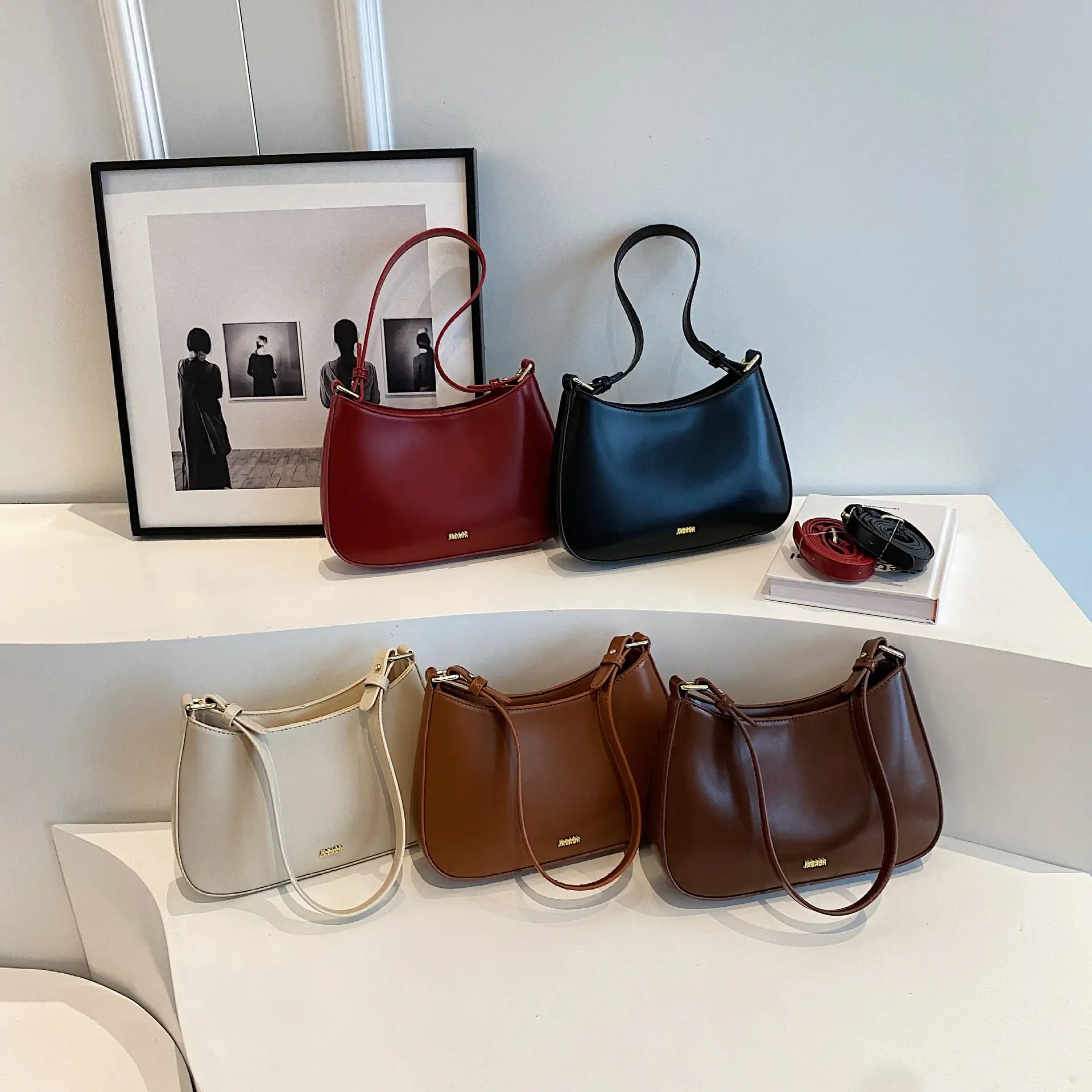 Women's Korean Style Chain Shoulder Bag Red 2024 - Image 9