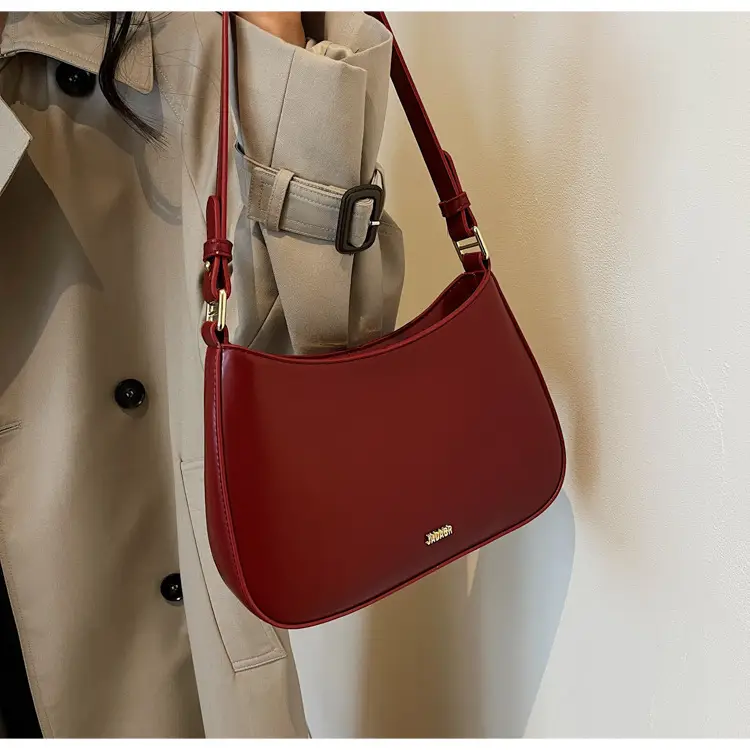 Women's Korean Style Chain Shoulder Bag Red 2024 — feature 10