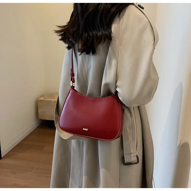Women's Korean Style Chain Shoulder Bag Red 2024 — feature 12