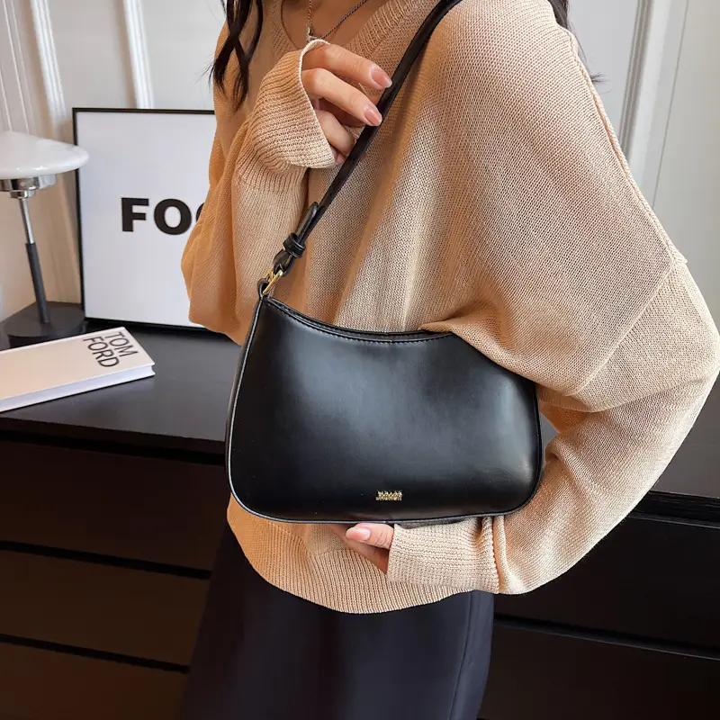 Women's Korean Style Chain Shoulder Bag Red 2024 - Image 2
