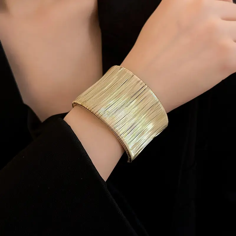 Europe and the United States cross-border metal flower bracelet exaggerated niche high sense bracelet arm ring design temperament jewelry wholesale — feature 15