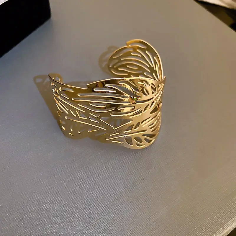 42# bracelet-gold-leaves