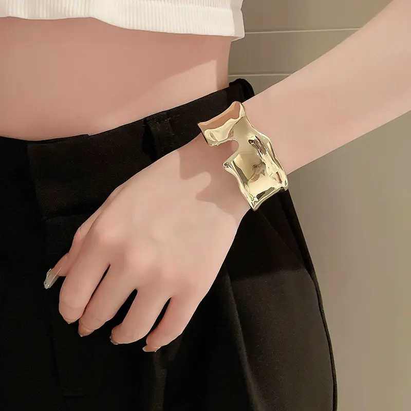 4# bracelet-gold-ring notch