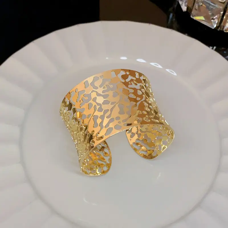 6# bracelet-gold-irregular hollow