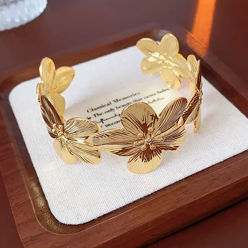 Europe and the United States cross-border metal flower bracelet exaggerated niche high sense bracelet arm ring design temperament jewelry wholesale