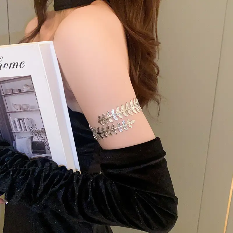 Europe and the United States cross-border metal flower bracelet exaggerated niche high sense bracelet arm ring design temperament jewelry wholesale