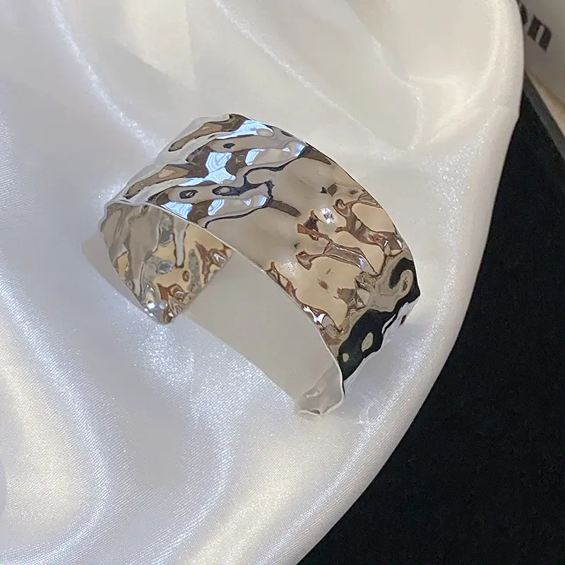 Europe and the United States cross-border metal flower bracelet exaggerated niche high sense bracelet arm ring design temperament jewelry wholesale