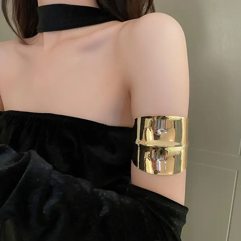 Europe and the United States cross-border metal flower bracelet exaggerated niche high sense bracelet arm ring design temperament jewelry wholesale