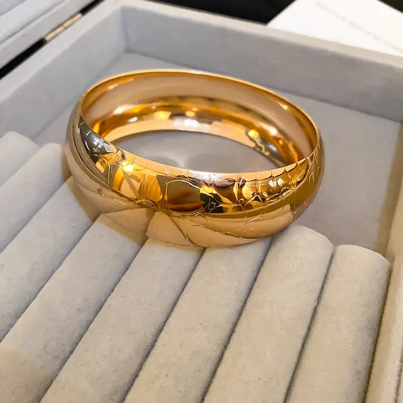 Europe and the United States cross-border metal flower bracelet exaggerated niche high sense bracelet arm ring design temperament jewelry wholesale