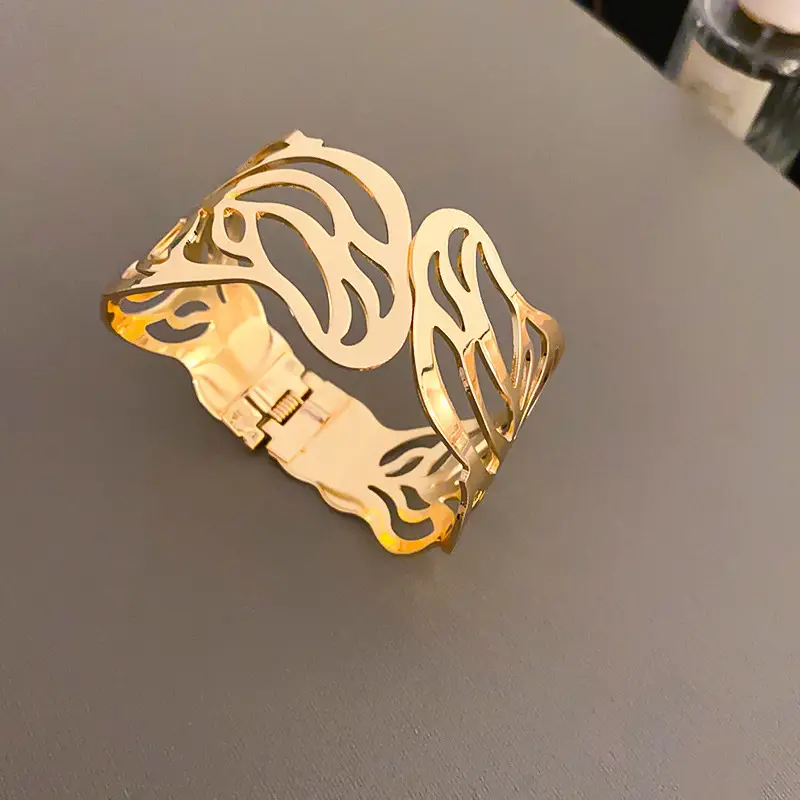 Europe and the United States cross-border metal flower bracelet exaggerated niche high sense bracelet arm ring design temperament jewelry wholesale