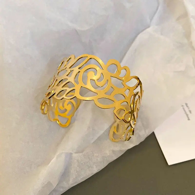 Europe and the United States cross-border metal flower bracelet exaggerated niche high sense bracelet arm ring design temperament jewelry wholesale