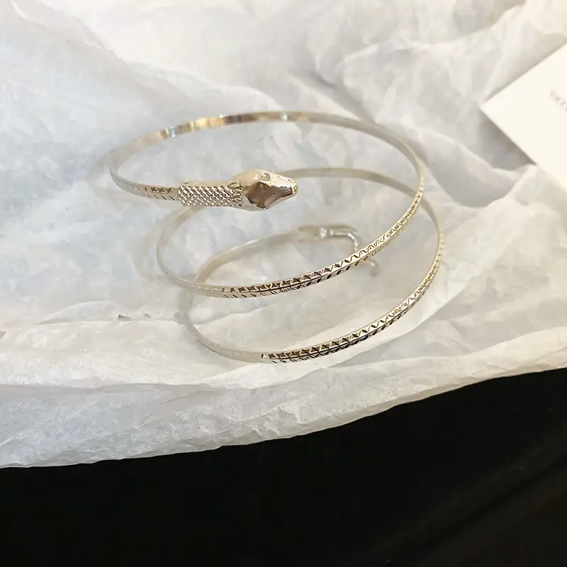 Europe and the United States cross-border metal flower bracelet exaggerated niche high sense bracelet arm ring design temperament jewelry wholesale
