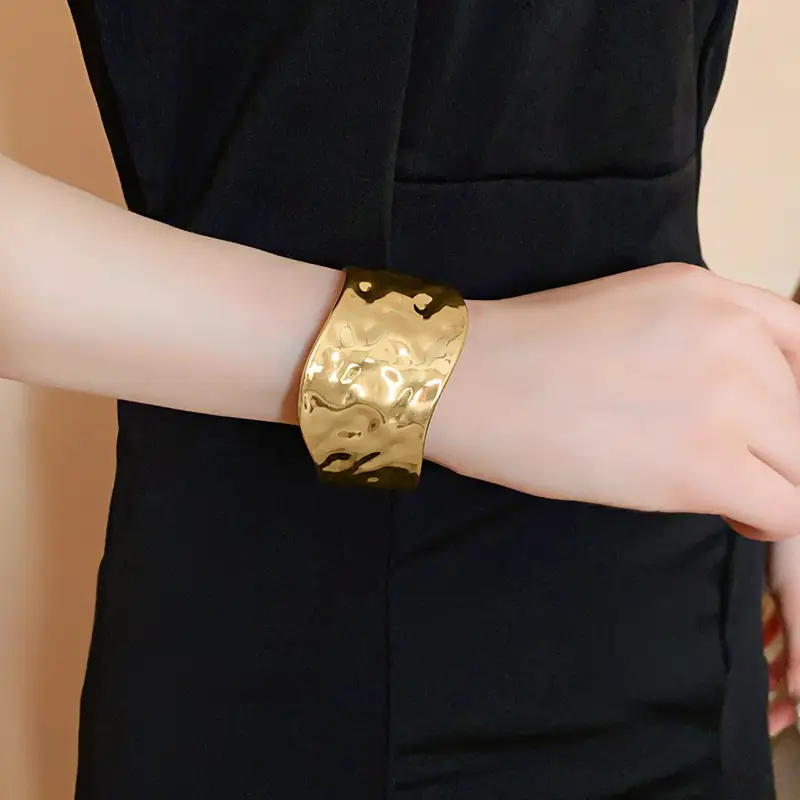 Europe and the United States cross-border metal flower bracelet exaggerated niche high sense bracelet arm ring design temperament jewelry wholesale