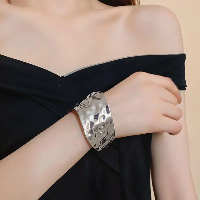 Europe and the United States cross-border metal flower bracelet exaggerated niche high sense bracelet arm ring design temperament jewelry wholesale