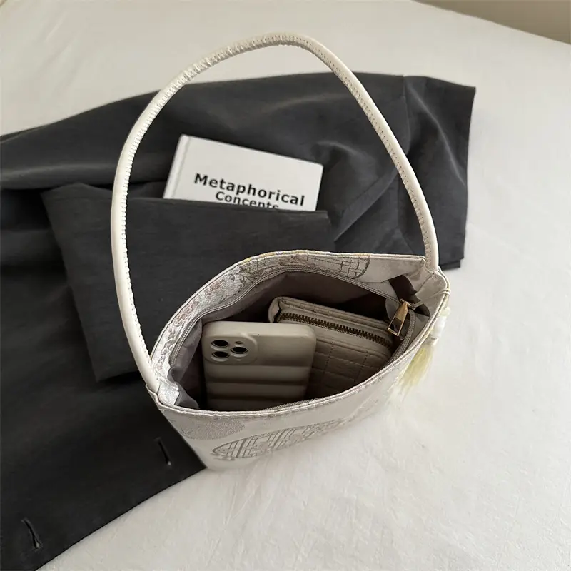 New Chinese-Style Women's Bag with Tassel, 2026 New Model - Image 7