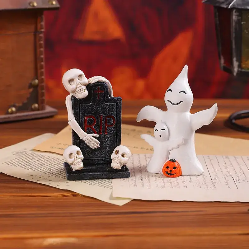 Halloween Mini Decor Set with Ghosts and House - Image 8
