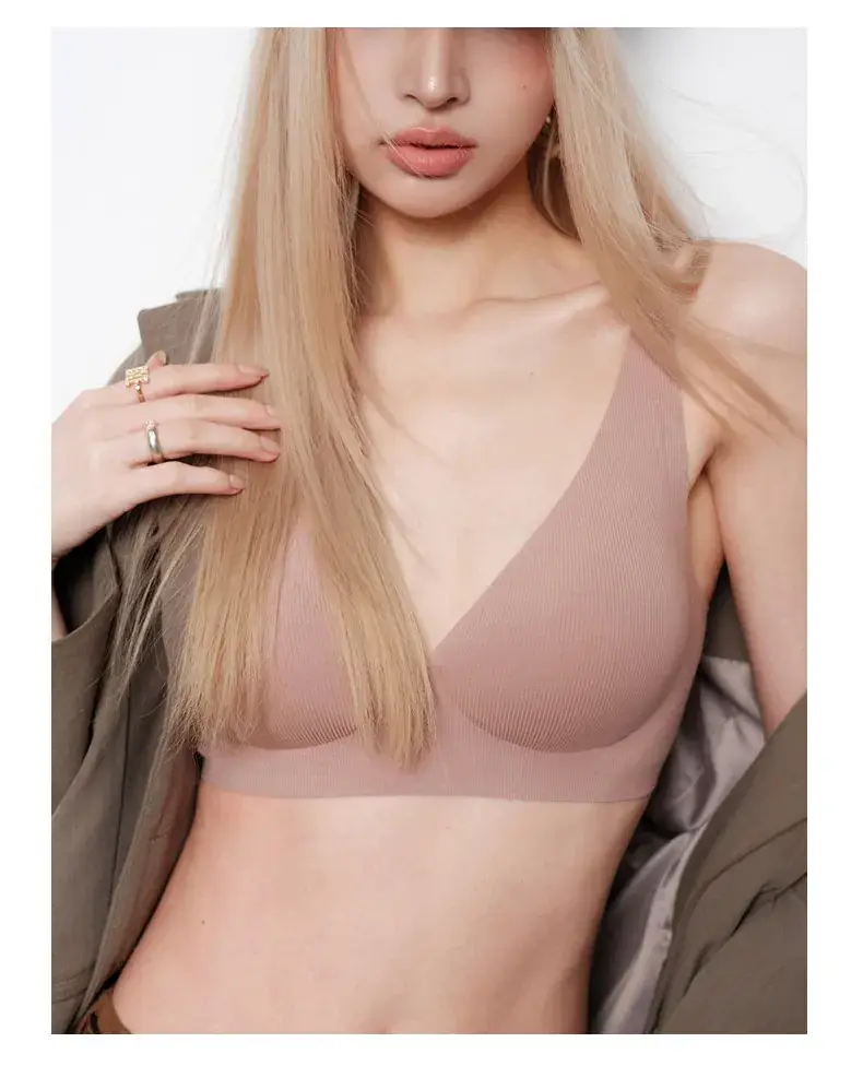 Traceless Underwear Small Chest Gathering Large Chest Shown — feature 19