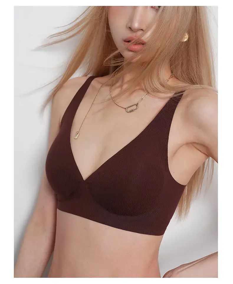Traceless Underwear Small Chest Gathering Large Chest Shown — feature 20