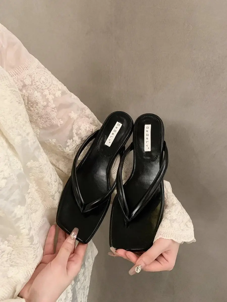 Flip-Flops for Women 2026 New Summer Fashion Thick-Heeled Flip-Flops for Outdoor Wear Silver Non-Slip Thick-Soled Beach Shoes — feature 10