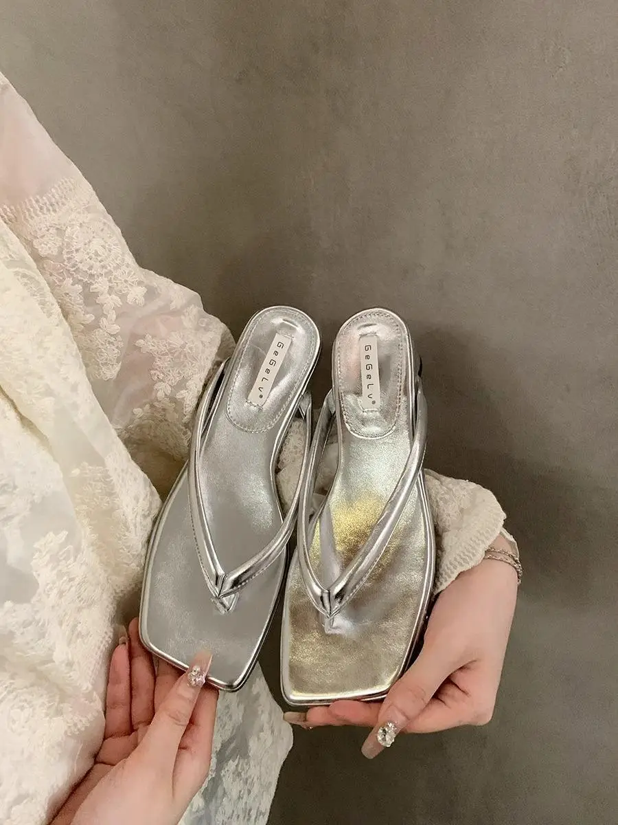 Flip-Flops for Women 2026 New Summer Fashion Thick-Heeled Flip-Flops for Outdoor Wear Silver Non-Slip Thick-Soled Beach Shoes — feature 11