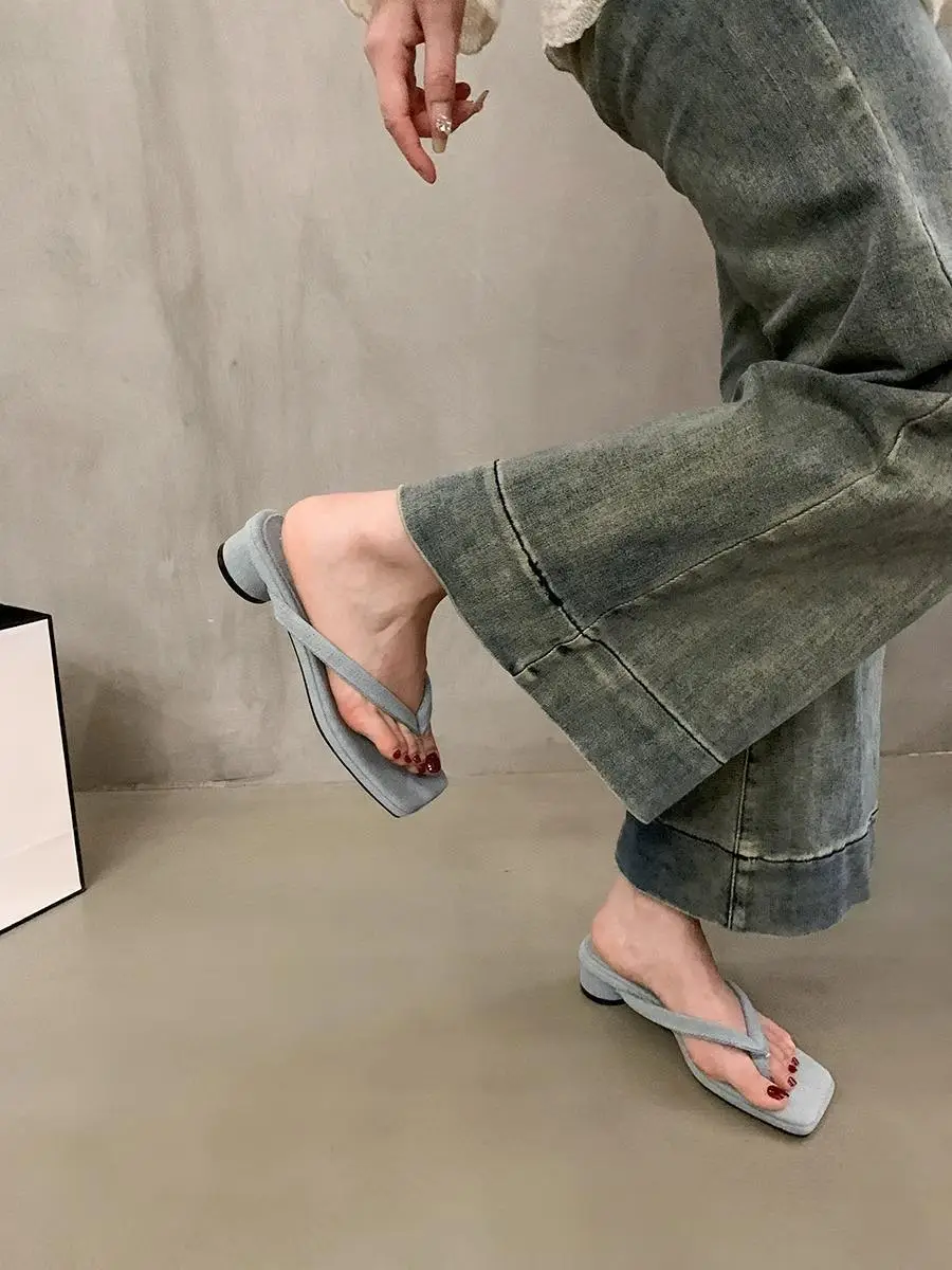 Flip-Flops for Women 2026 New Summer Fashion Thick-Heeled Flip-Flops for Outdoor Wear Silver Non-Slip Thick-Soled Beach Shoes — feature 14
