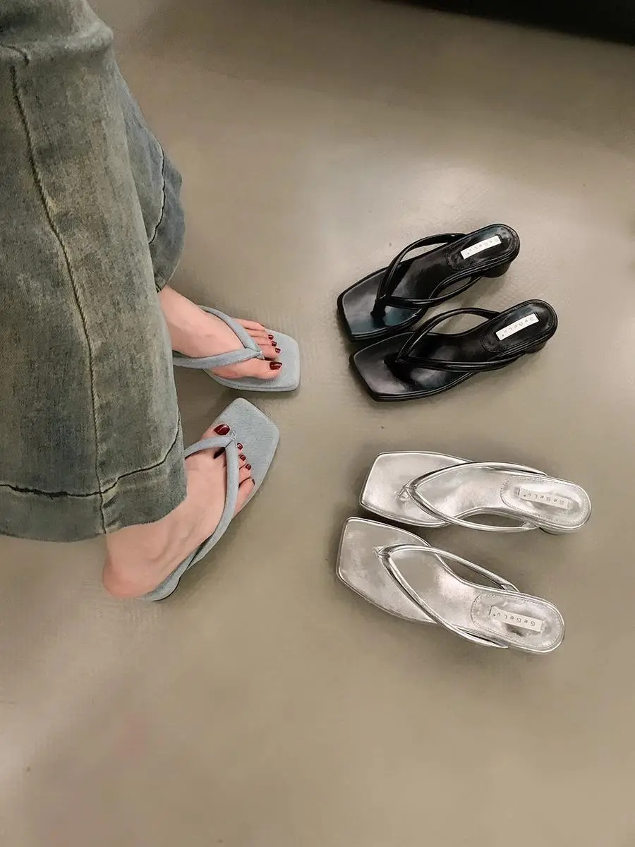 Flip-Flops for Women 2026 New Summer Fashion Thick-Heeled Flip-Flops for Outdoor Wear Silver Non-Slip Thick-Soled Beach Shoes — feature 2