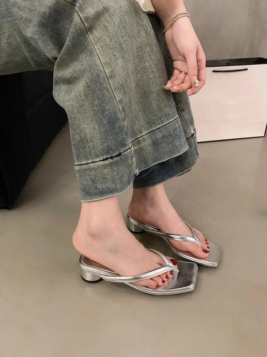 Flip-Flops for Women 2026 New Summer Fashion Thick-Heeled Flip-Flops for Outdoor Wear Silver Non-Slip Thick-Soled Beach Shoes — feature 3