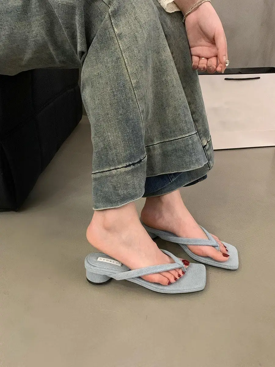 Flip-Flops for Women 2026 New Summer Fashion Thick-Heeled Flip-Flops for Outdoor Wear Silver Non-Slip Thick-Soled Beach Shoes — feature 6