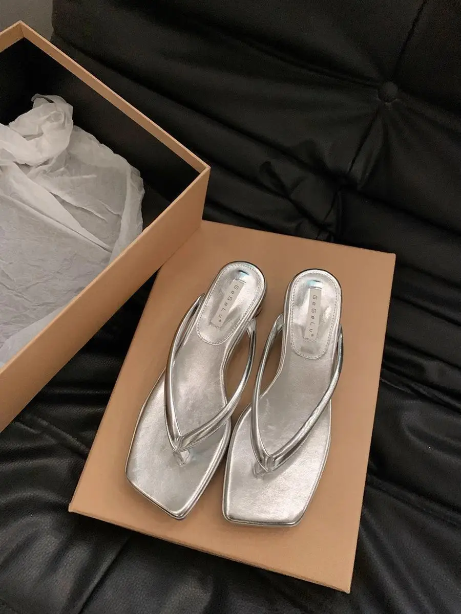 Flip-Flops for Women 2026 New Summer Fashion Thick-Heeled Flip-Flops for Outdoor Wear Silver Non-Slip Thick-Soled Beach Shoes — feature 8