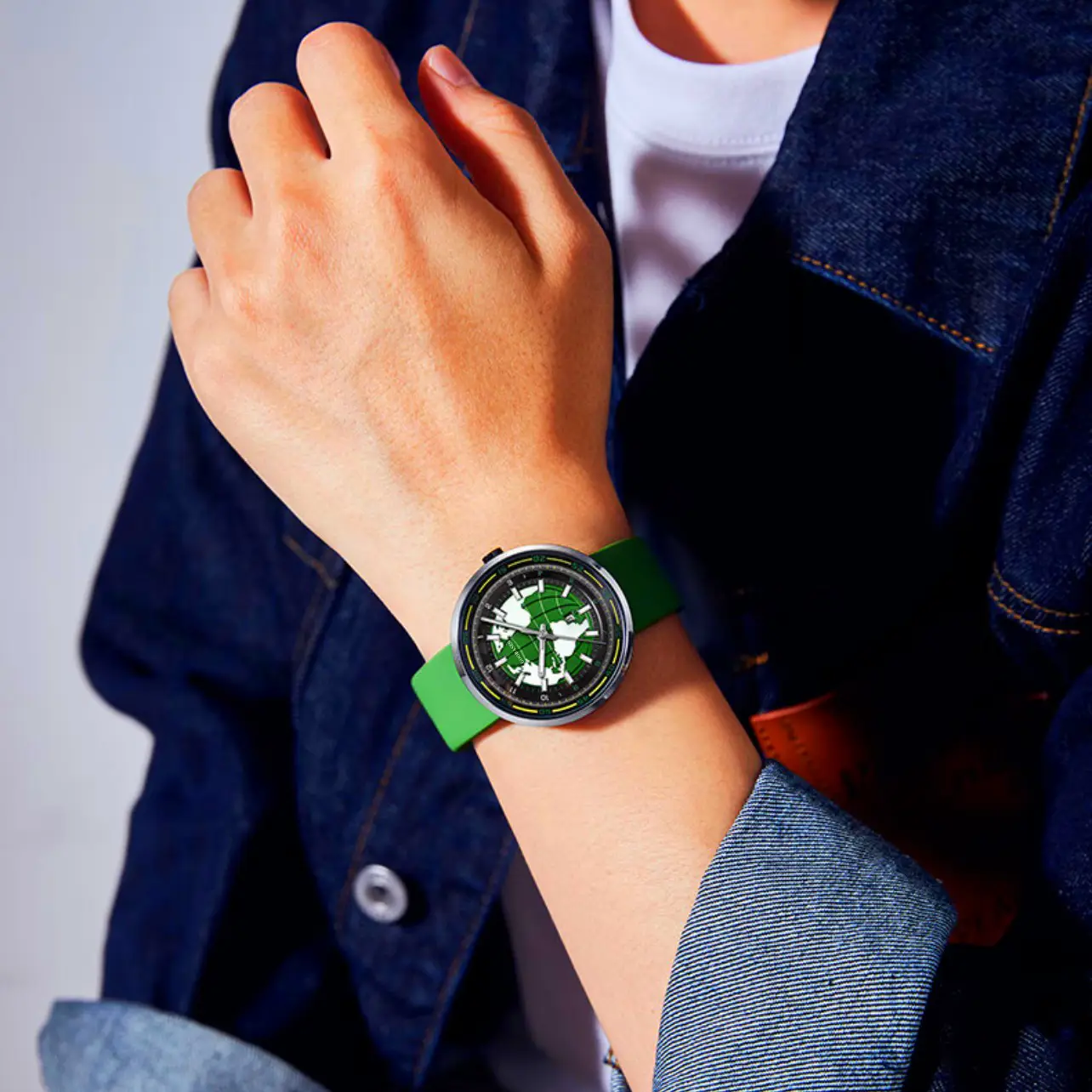 Guberson Earth Men's Green Luminous Quartz Watch - Image 8