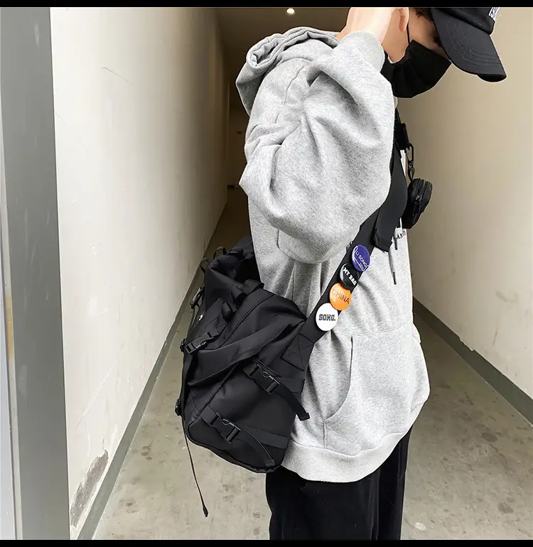 Men's Japanese Style Crossbody Bag Large Capacity Messenger Bag — feature 13
