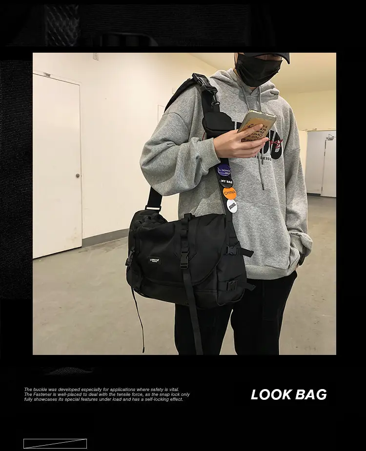 Men's Japanese Style Crossbody Bag Large Capacity Messenger Bag — feature 3