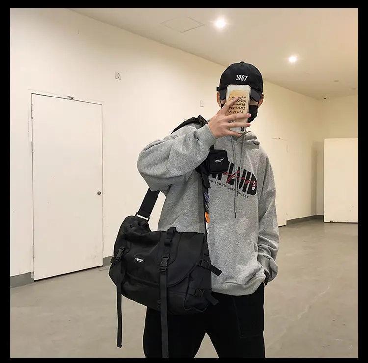 Men's Japanese Style Crossbody Bag Large Capacity Messenger Bag — feature 8