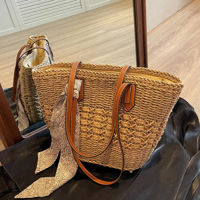 Large Capacity French Style Straw Shoulder Bag for Women - Image 5