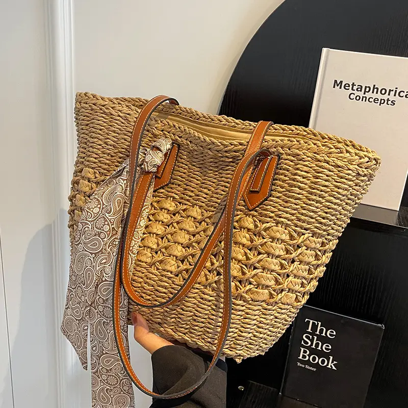 Large Capacity French Style Straw Shoulder Bag for Women - Image 6