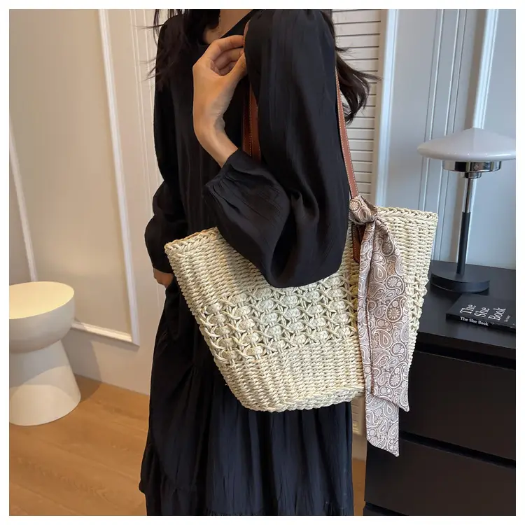 Large Capacity French Style Straw Shoulder Bag for Women — feature 25